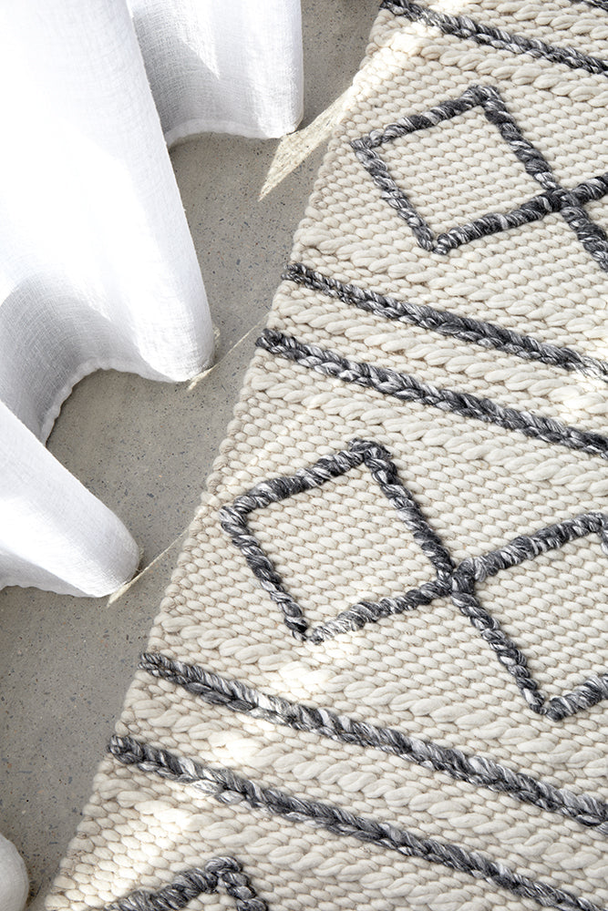 Studio Milly Textured Woollen Rug White Grey