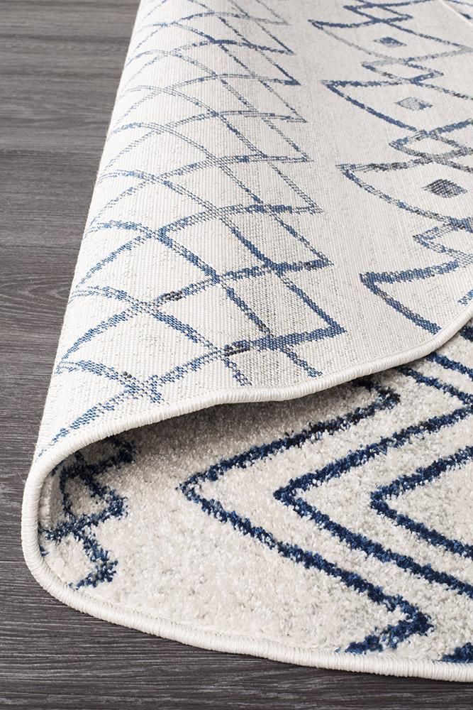 Oasis Nadia White Blue Rustic Tribal Round Rug