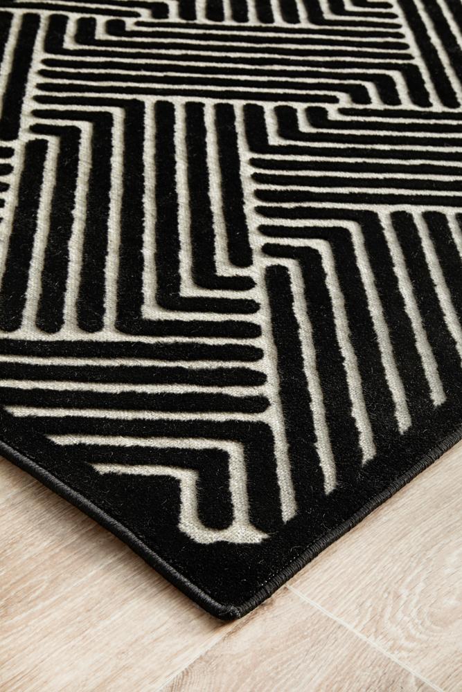 York Cindy Black & Gold Runner Rug