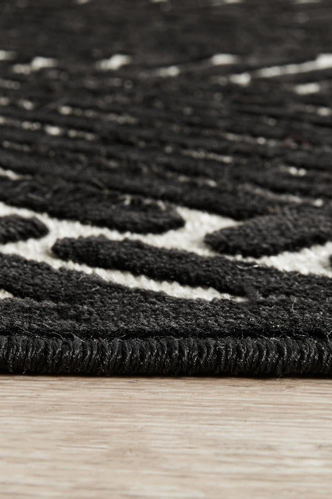 York Cindy Black & Gold Runner Rug