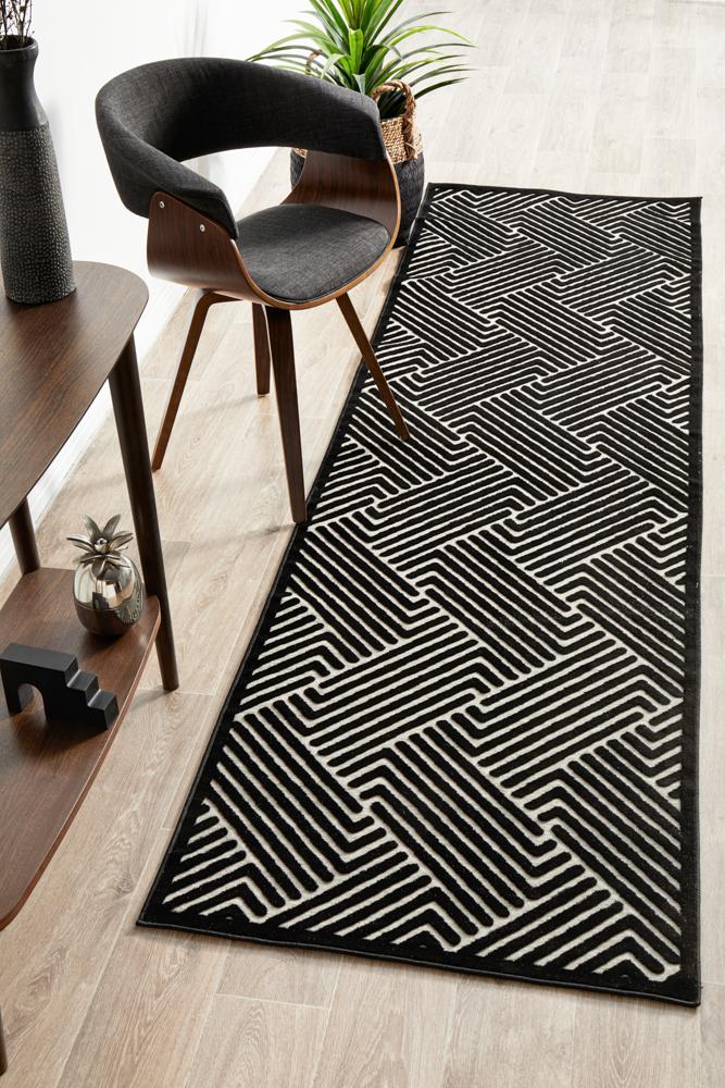 York Cindy Black & Gold Runner Rug